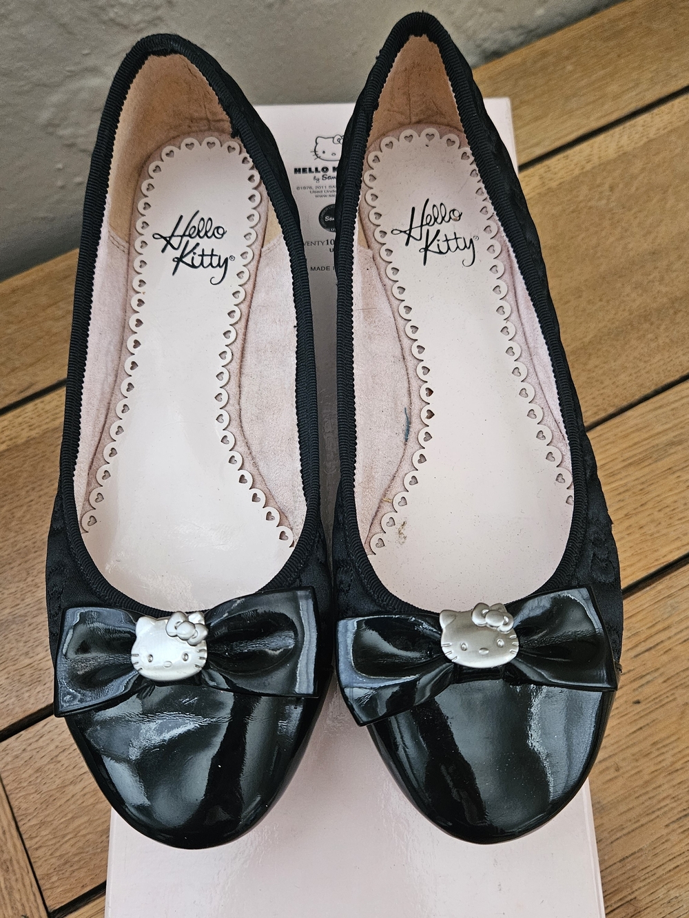 Hello Kitty Black Patent Bow Ballet Flats